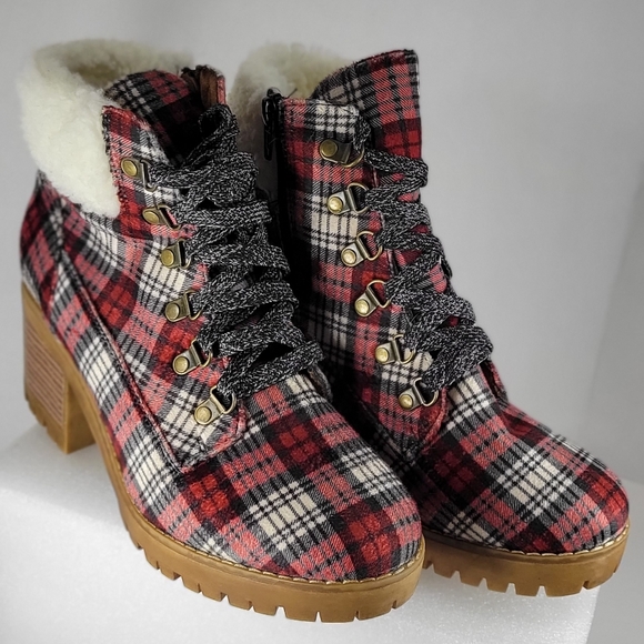 Plaid Sherpa Hiker Boot Wide - Picture 2 of 4